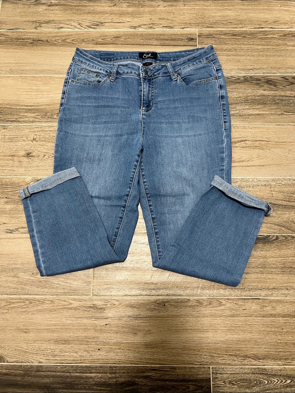 Earl Jeans Medium Blue Cropped Straight-Leg Women’s Jeans